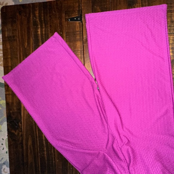 Cupio monochromatic jumpsuit with attached belt - Picture 5 of 5